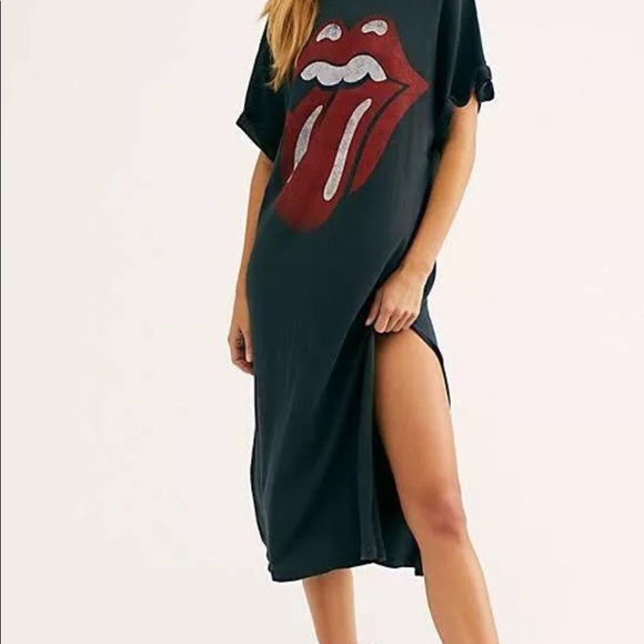 Free People Dresses & Skirts - FREE PEOPLE X DAYDREAMER Sz M ROLLING STONES 89 ROLLED SLEEVE MAXI TEE DRESS